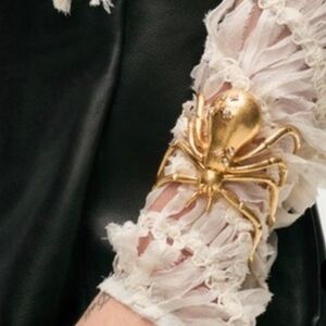ZARA BEJEWELED SPIDER BRACELET Gold Spider  bloggers favorite